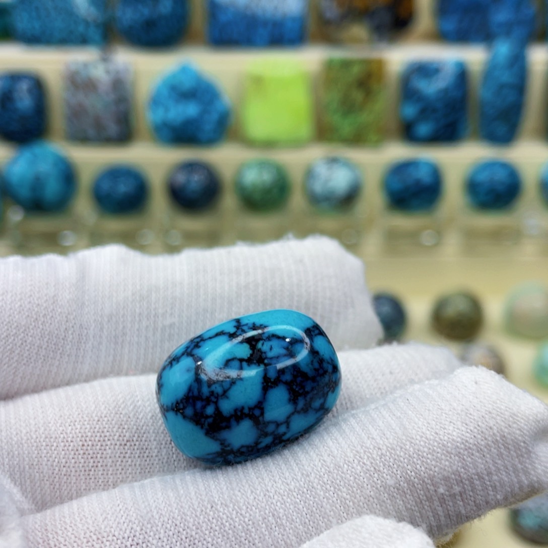 未镶嵌绿松石颈饰