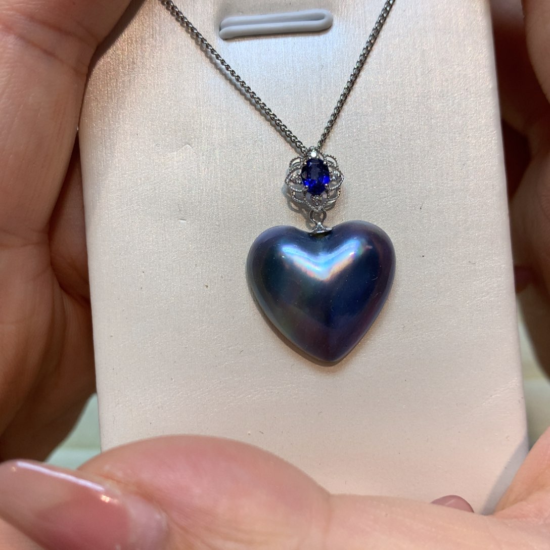 拼合珍珠（马贝珠）颈饰18K金镶嵌