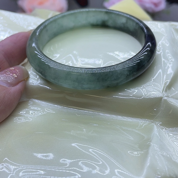 翡翠未镶嵌手镯手镯
