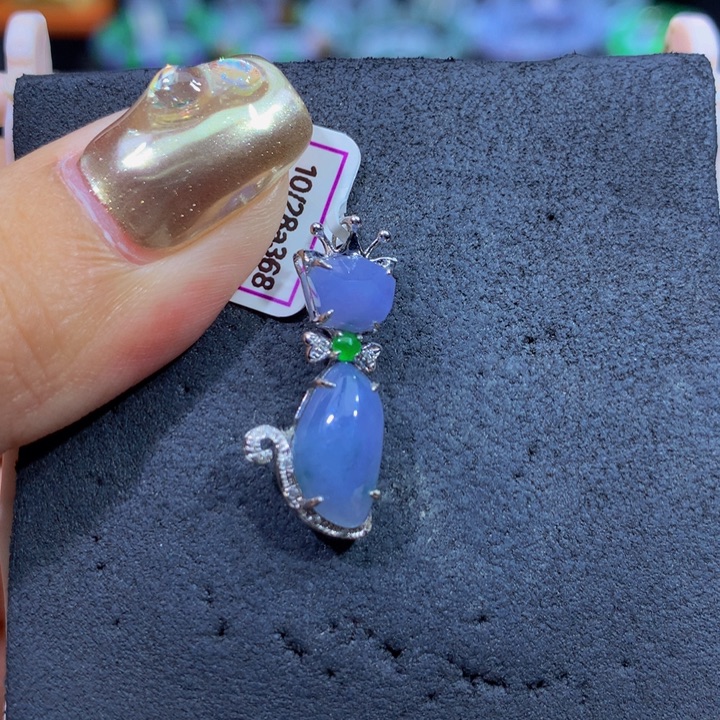 翡翠18K金镶嵌颈饰翡翠