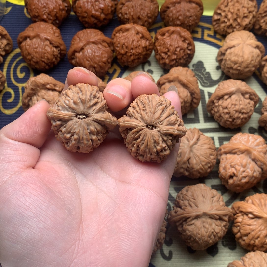 文玩核桃吊坠圆梦36