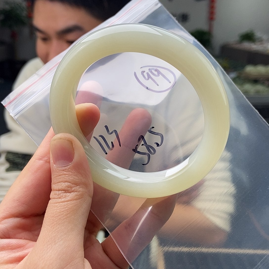 和田玉颜色多样性发拍一发一未镶嵌
