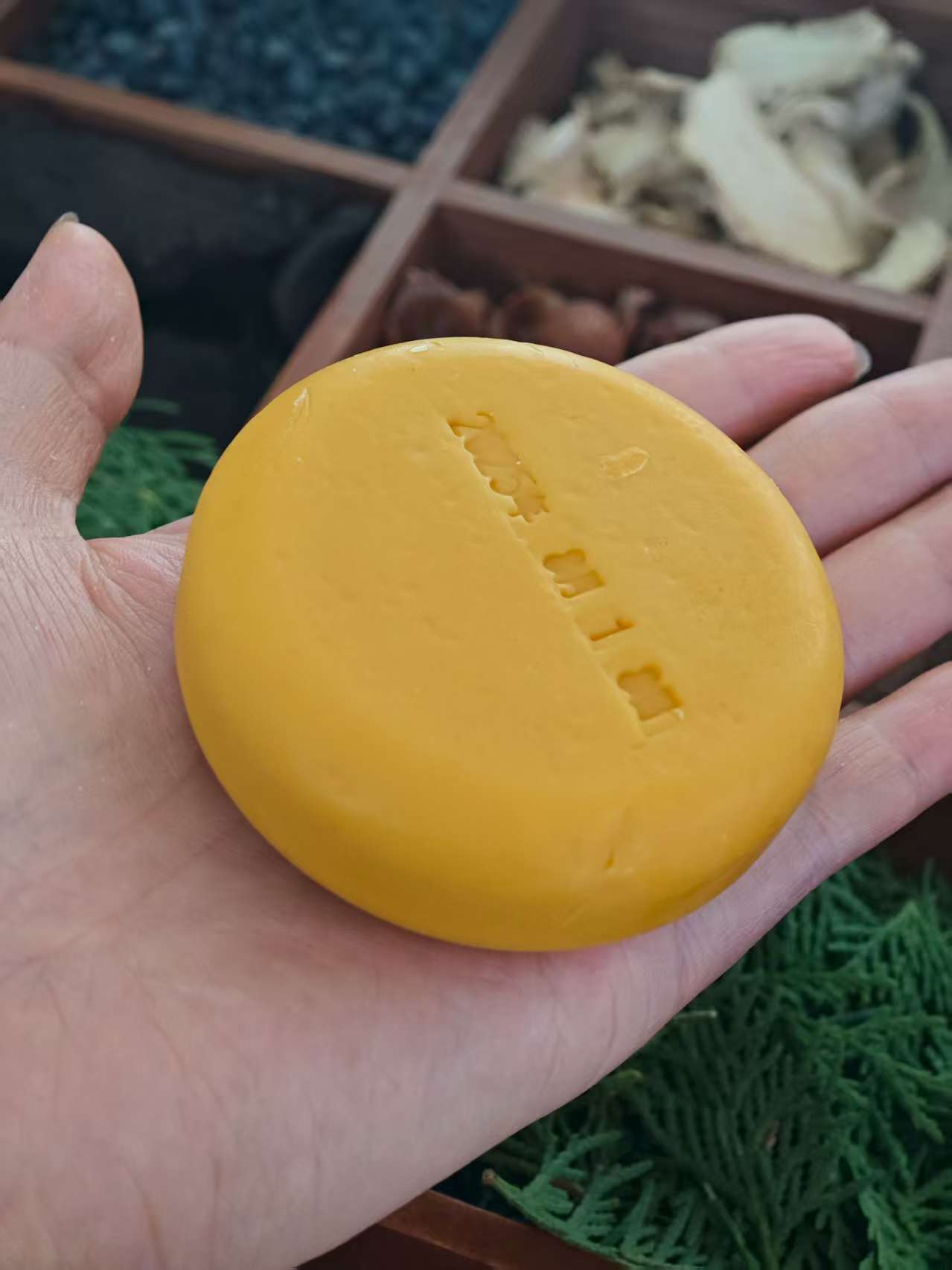 金色蚕丝羊奶皂/艾草洗脸皂纯手工皂