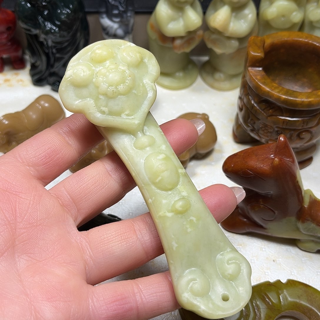 白玉菩提吊坠白玉菩提吊坠