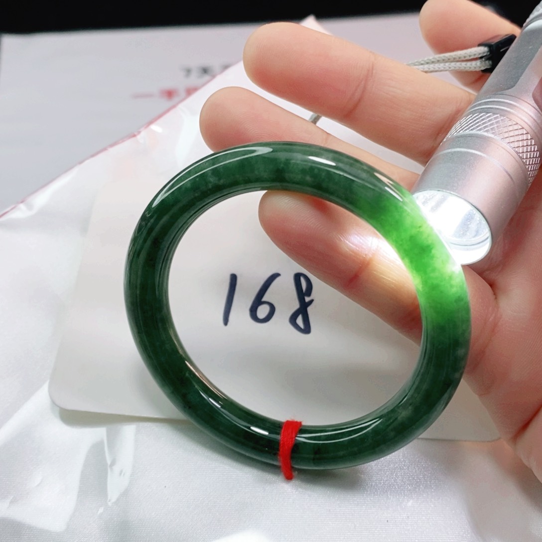 翡翠手镯未镶嵌54.5圈口圆条