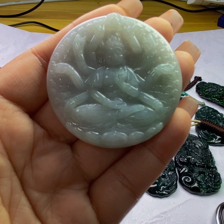 A***！翡翠未镶嵌挂件翡翠