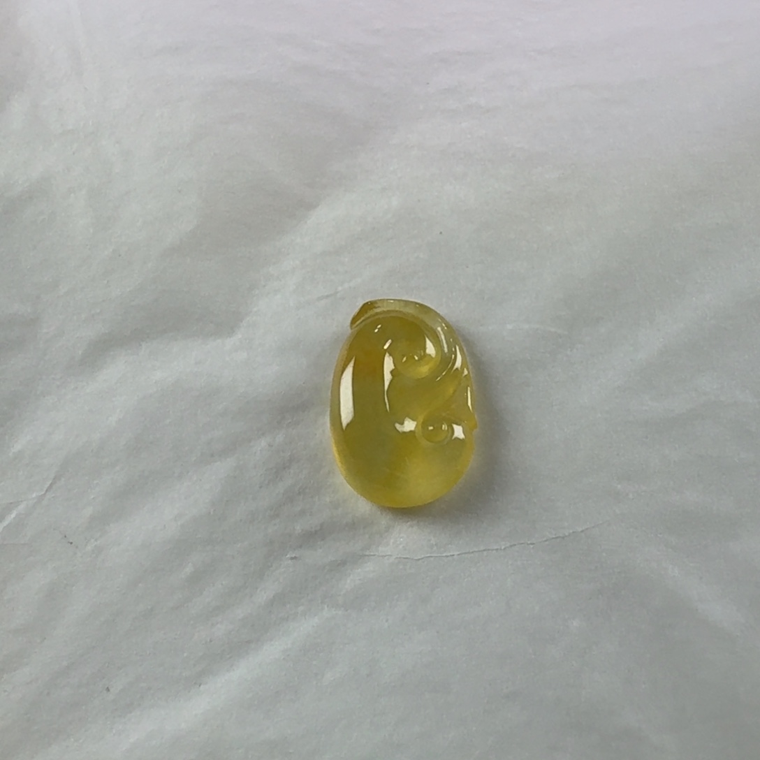 翡翠未镶嵌颈饰如意