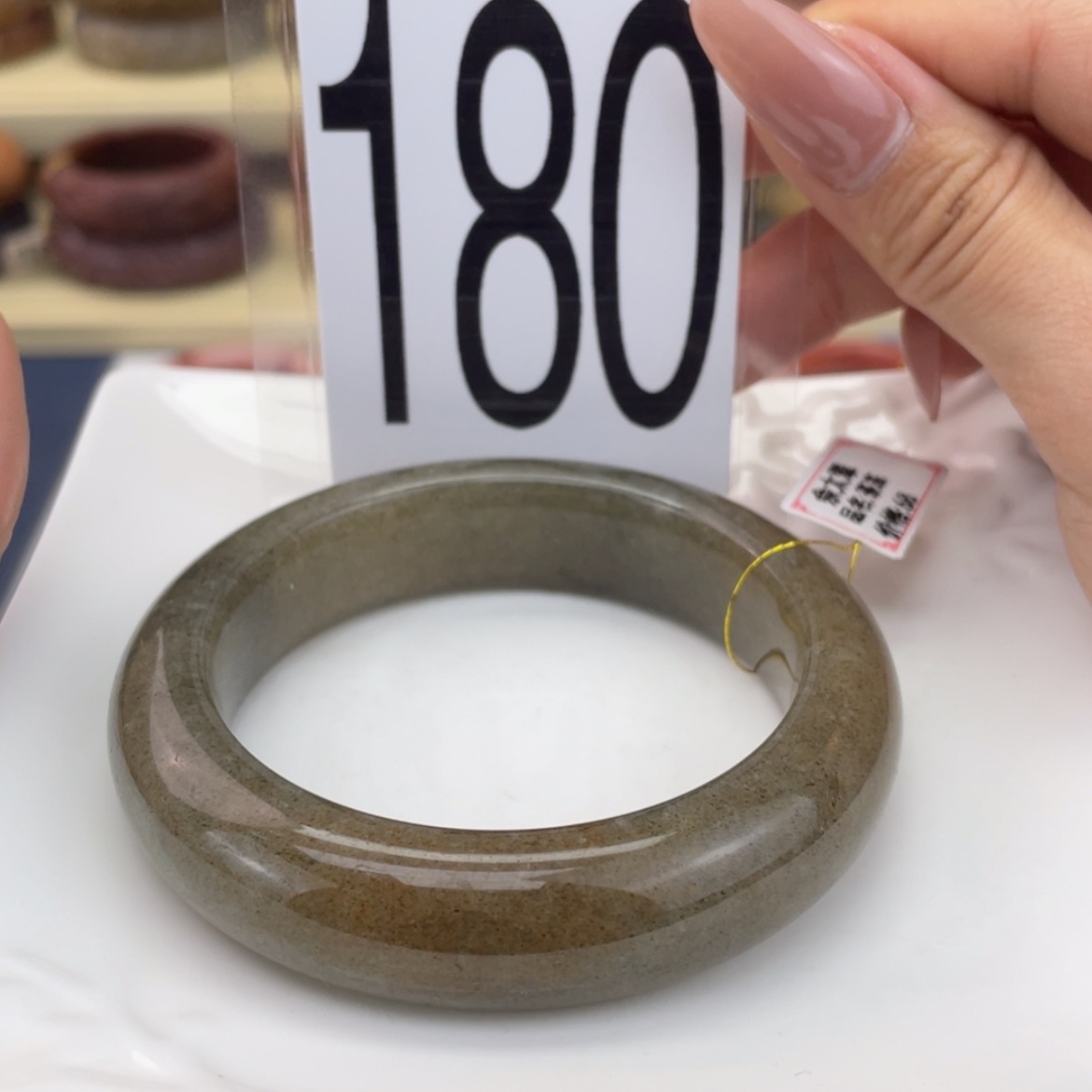 【闪购商品】石英质玉手镯未镶嵌