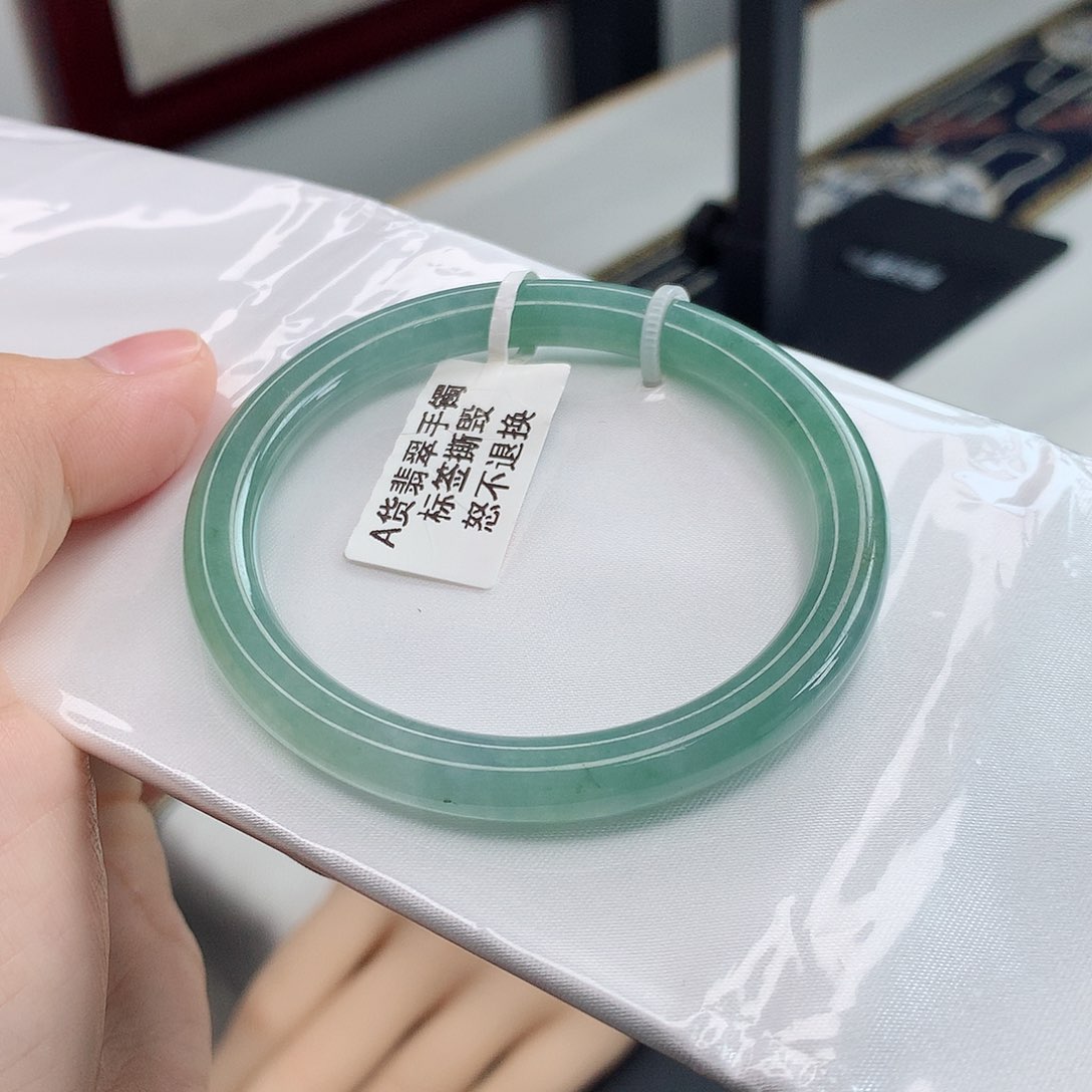 翡翠手镯未镶嵌11号