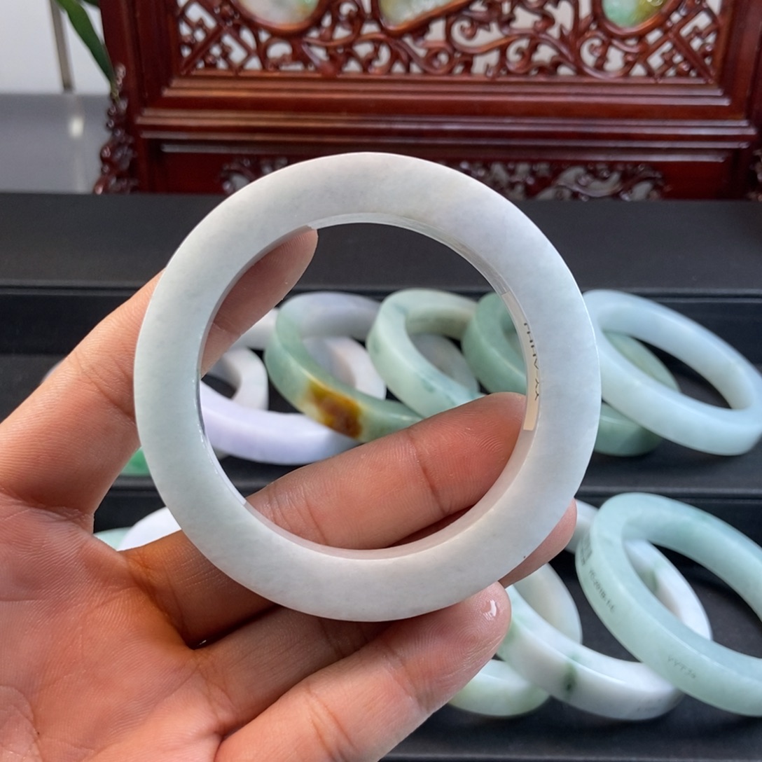 定制翡翠未镶嵌手镯定制