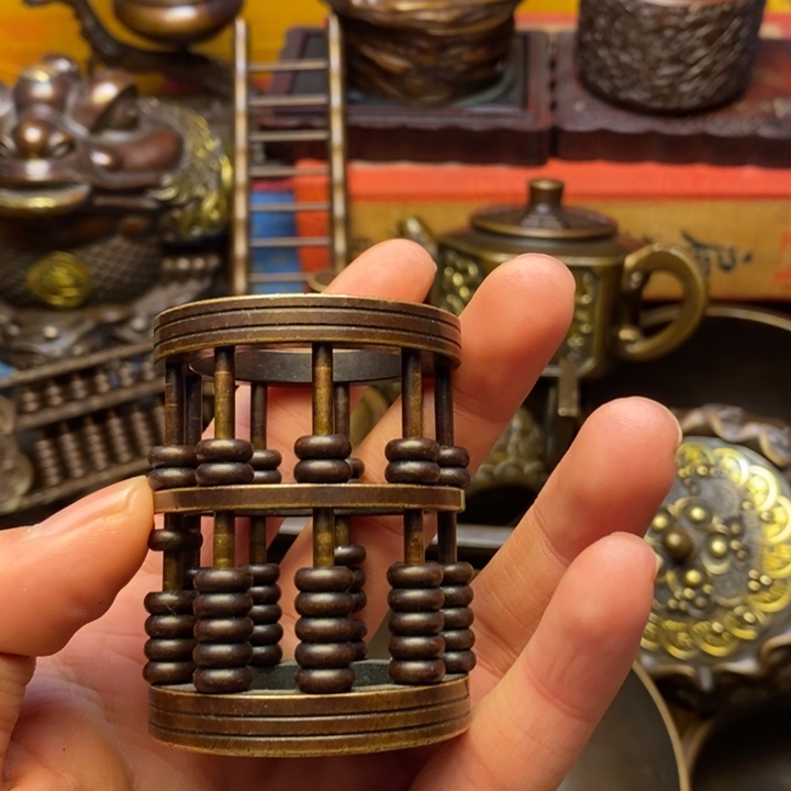 铜器摆件做工精良