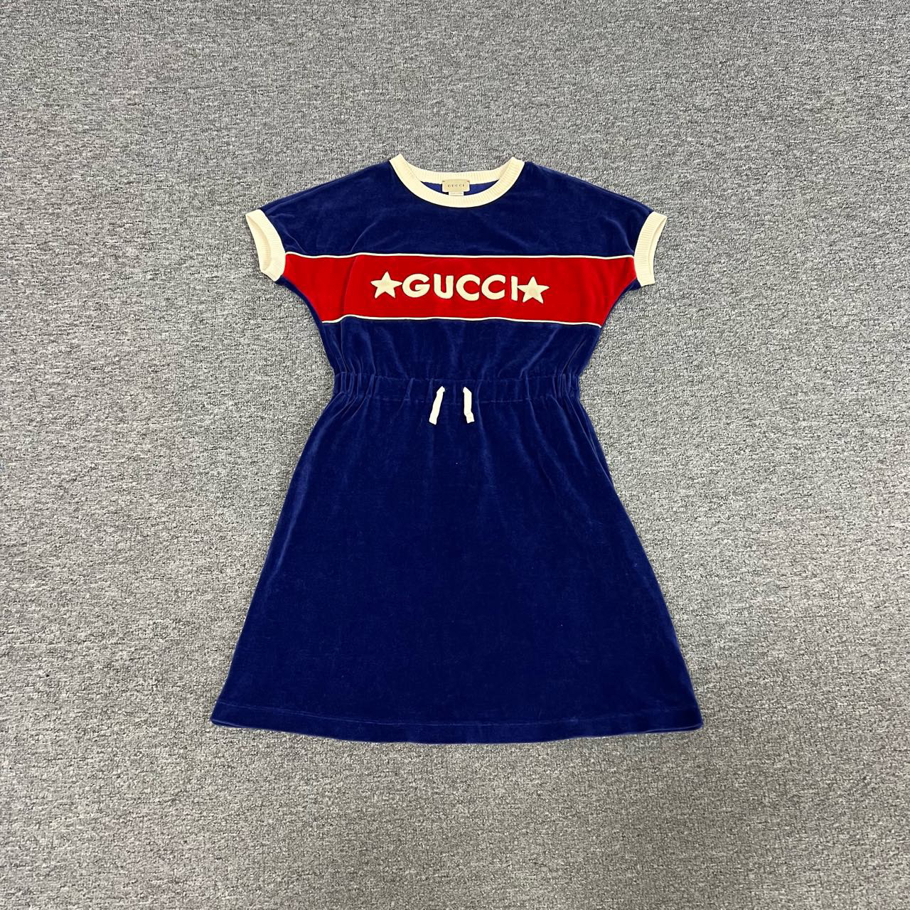 99新 GUCCI/古驰 深蓝色 红色 胸口logo 短袖 连衣裙 12y 丝绒