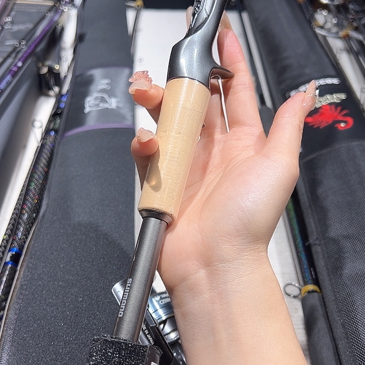 S***e碳素2.4m两节路亚杆