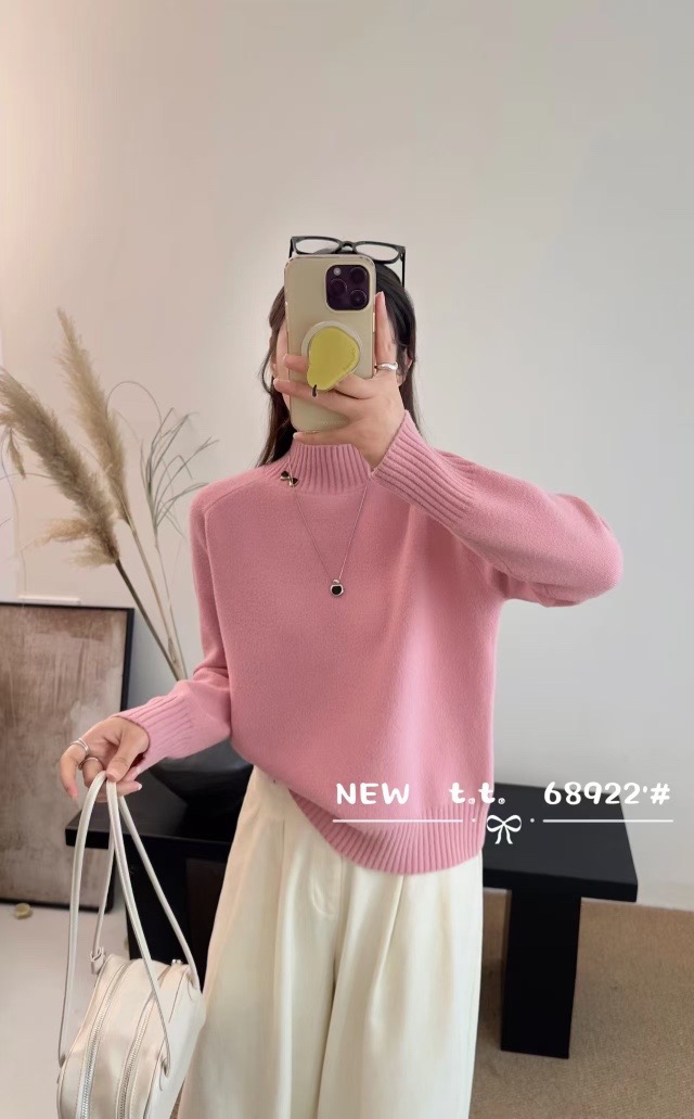 68922 蝴蝶装饰小半领珍珠绒简约百搭T恤