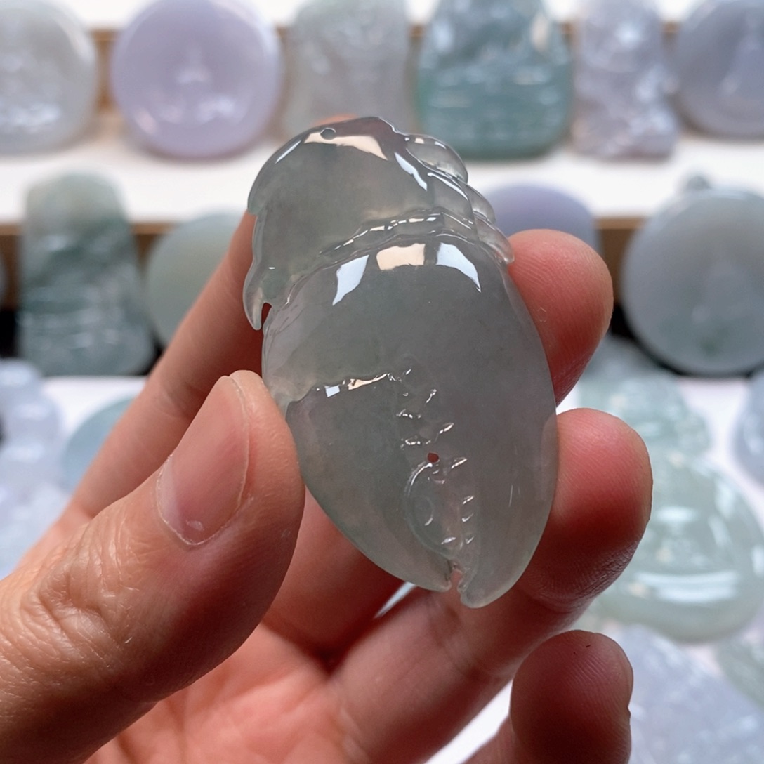 翡翠未镶嵌颈饰胡*翡翠