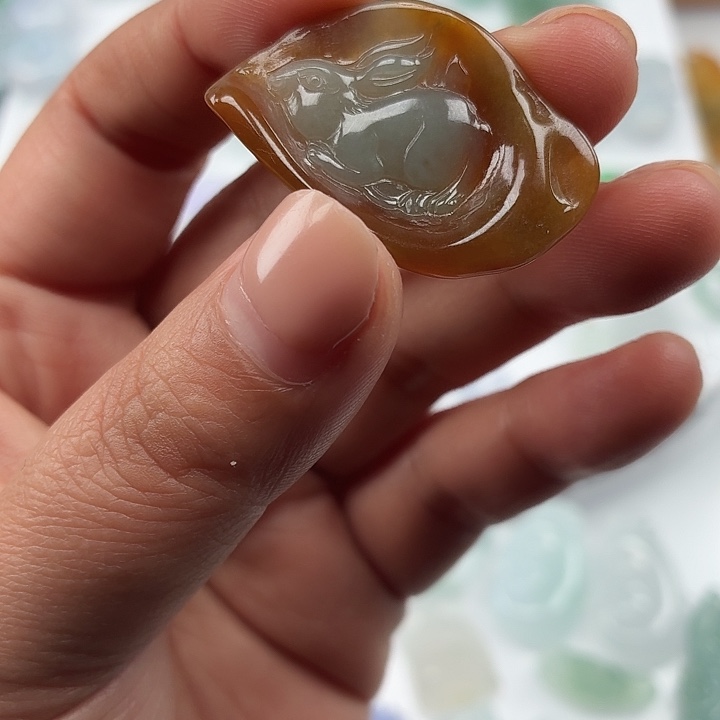 翡翠未镶嵌颈饰纯A