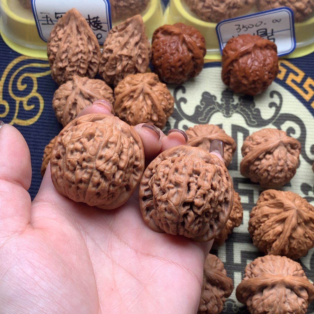 文玩核桃吊坠灰****洋莲花38