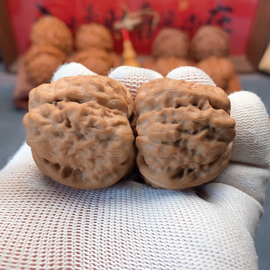 桃核把件【蛤蟆头】37尺寸原皮原尖 全品无修 红皮白霜 