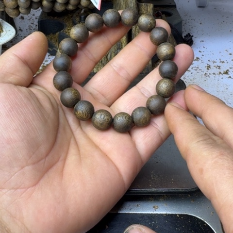沉香手串柞****店绿奇楠沉香1.2mm99沉15g