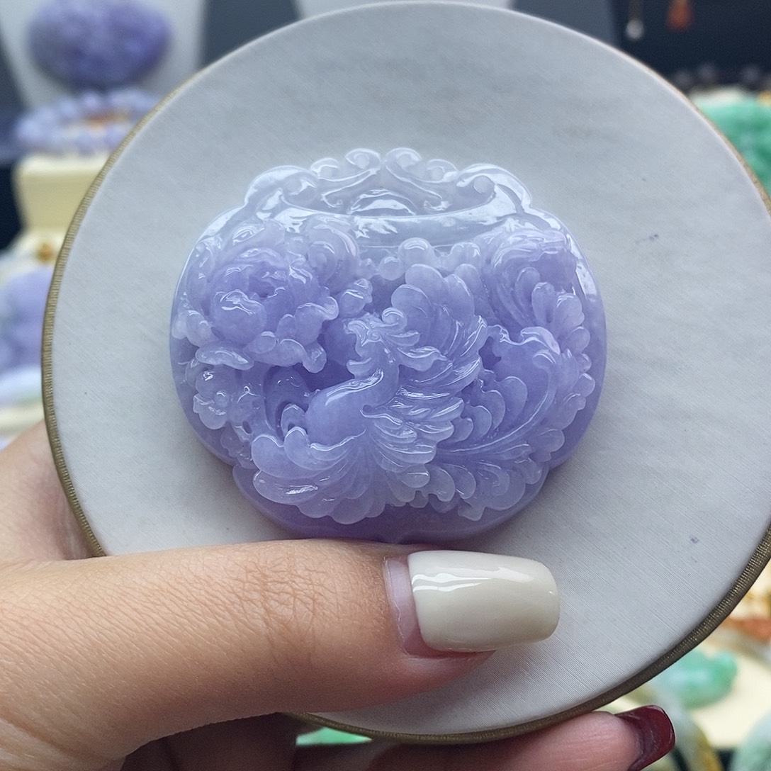 翡翠未镶嵌吊坠(赠链)