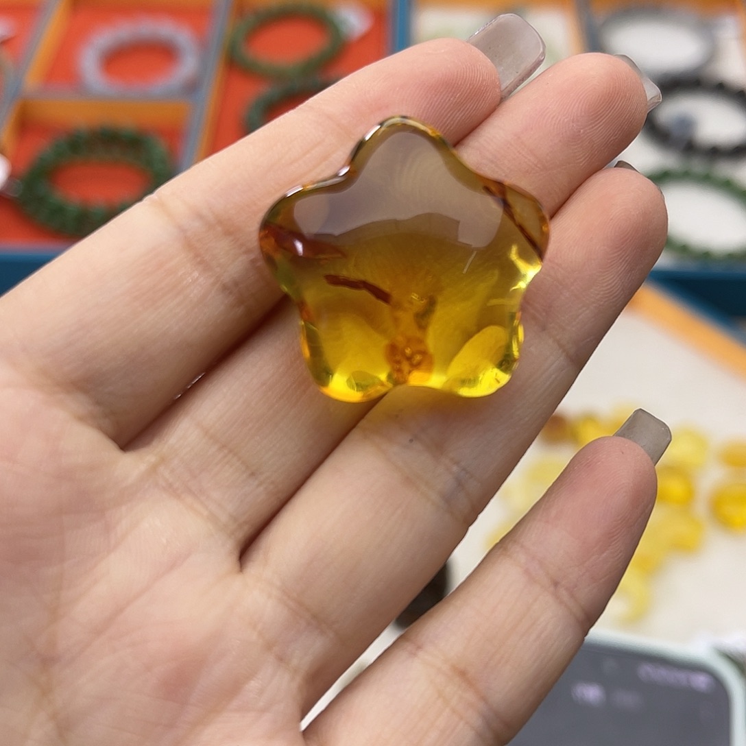 桂***贝琥珀未镶嵌颈饰w57星星