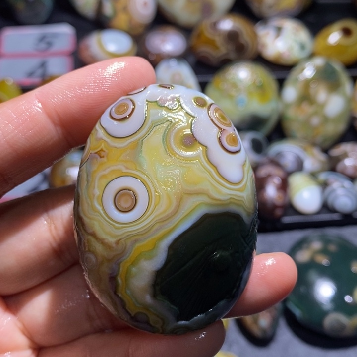 玛瑙/玉髓未镶嵌珠宝奇石135