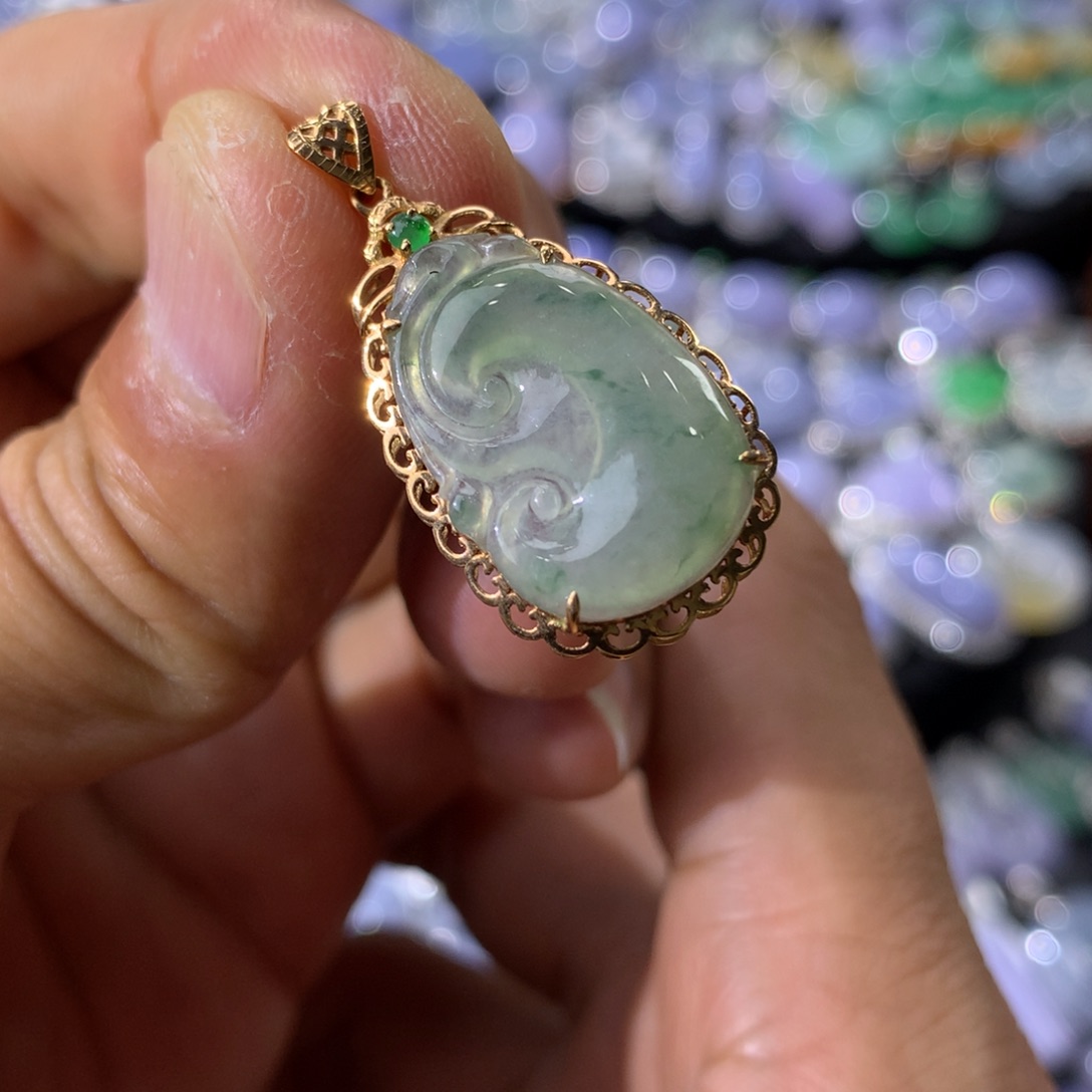 翡翠吊坠(不含链)18K金镶嵌