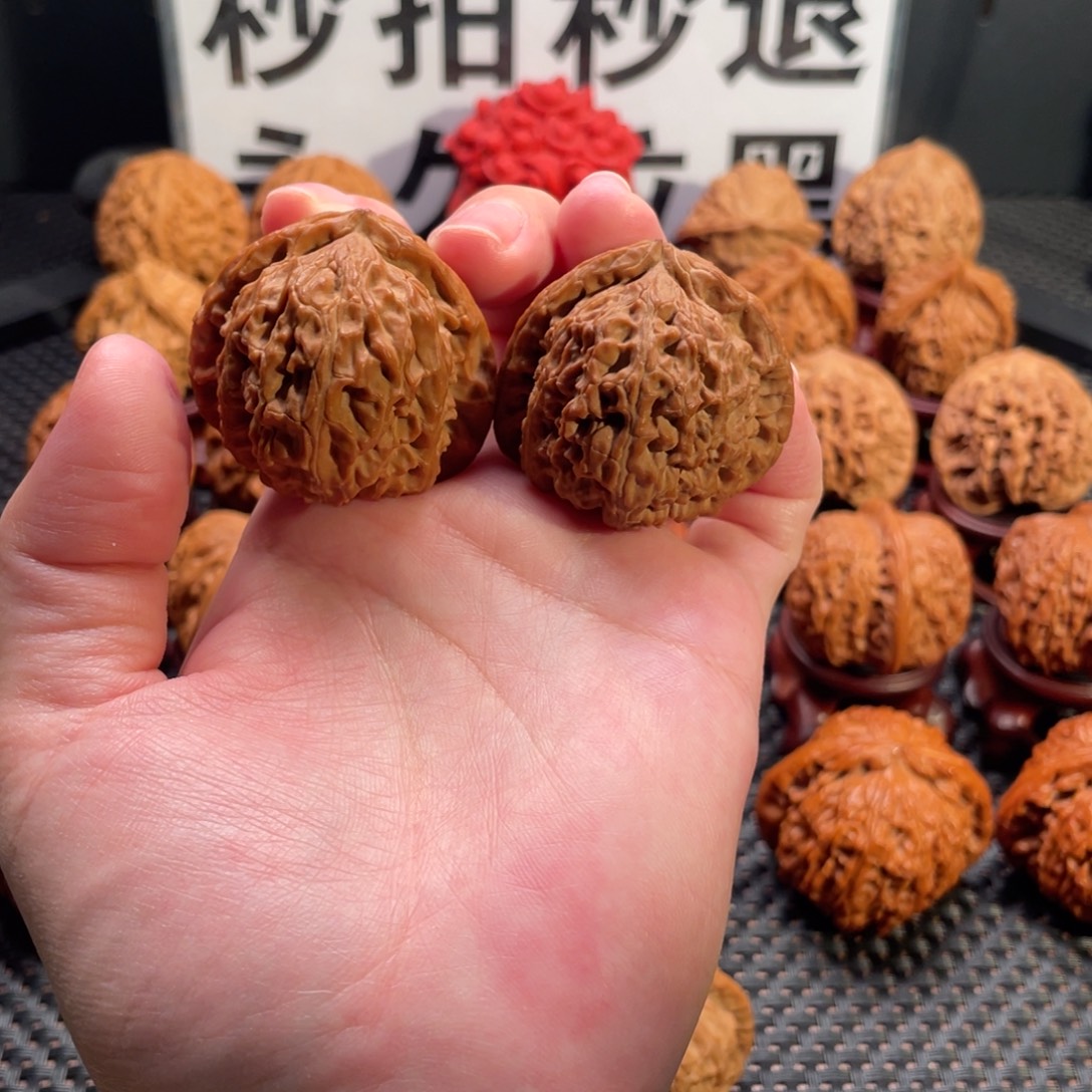 文玩核桃吊坠全品三角白40尺