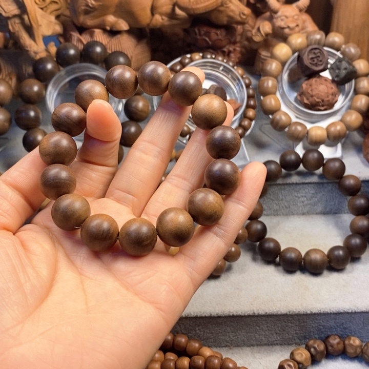 @***檀香木手串/手链老山檀奶香味1.5红黑肉