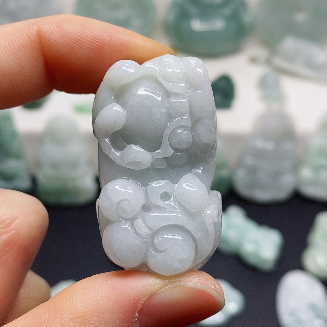 翡翠颈饰未镶嵌吊坠