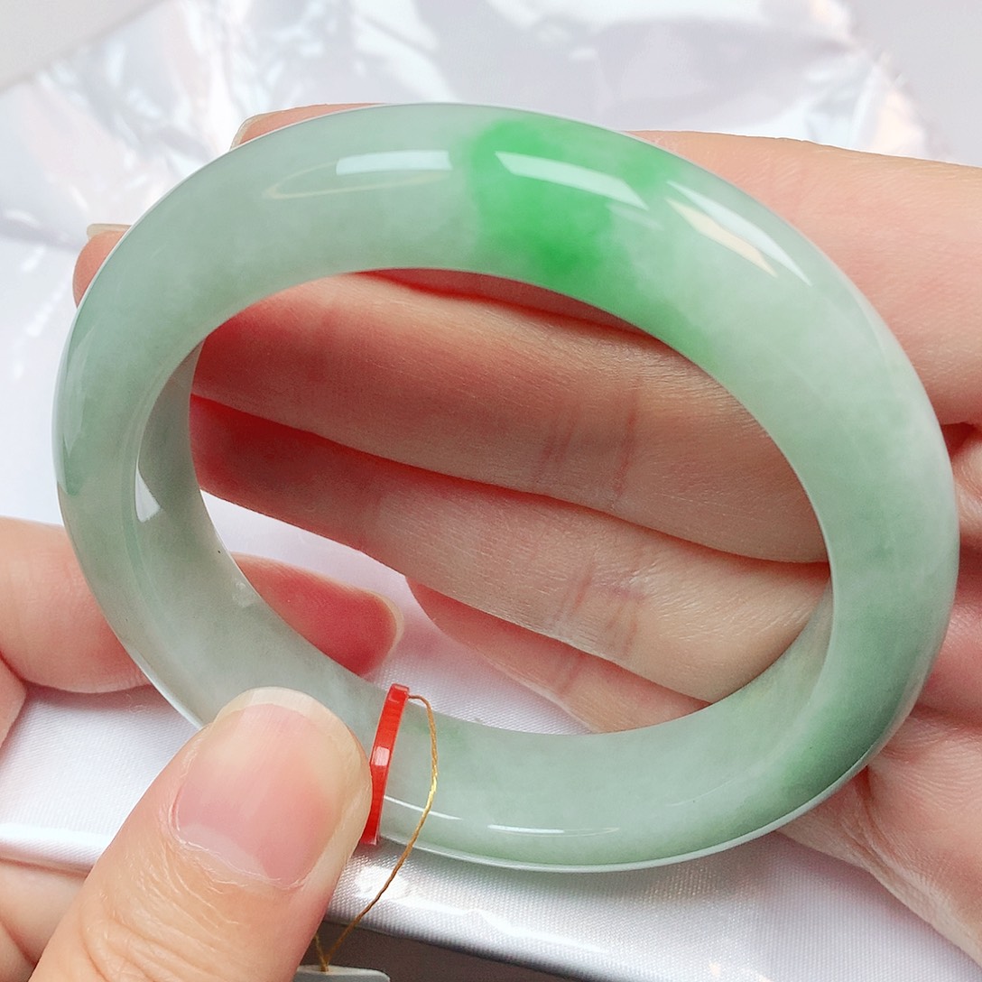 翡翠手镯未镶嵌抖音884