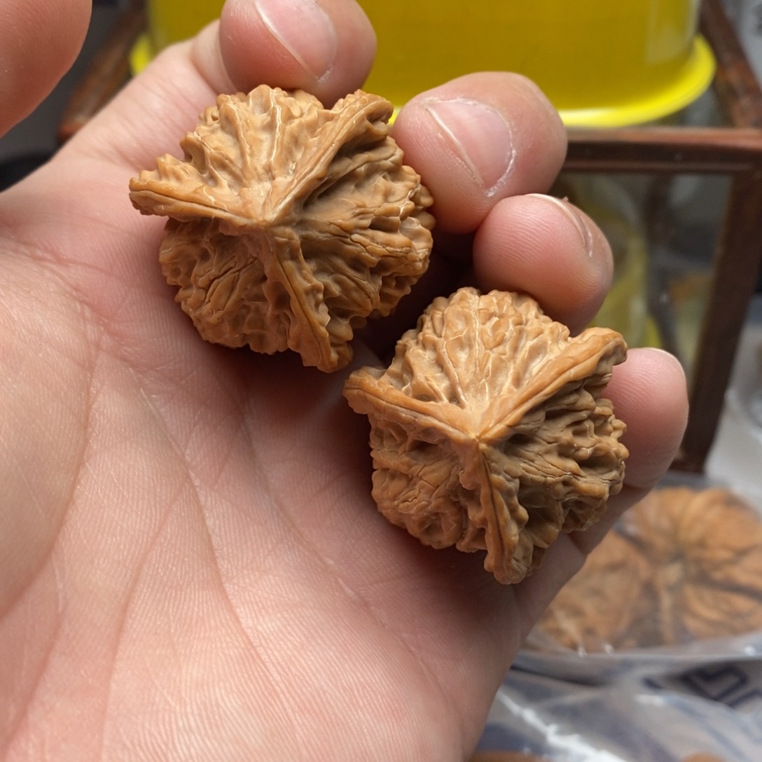 核桃把件三四盘山三棱