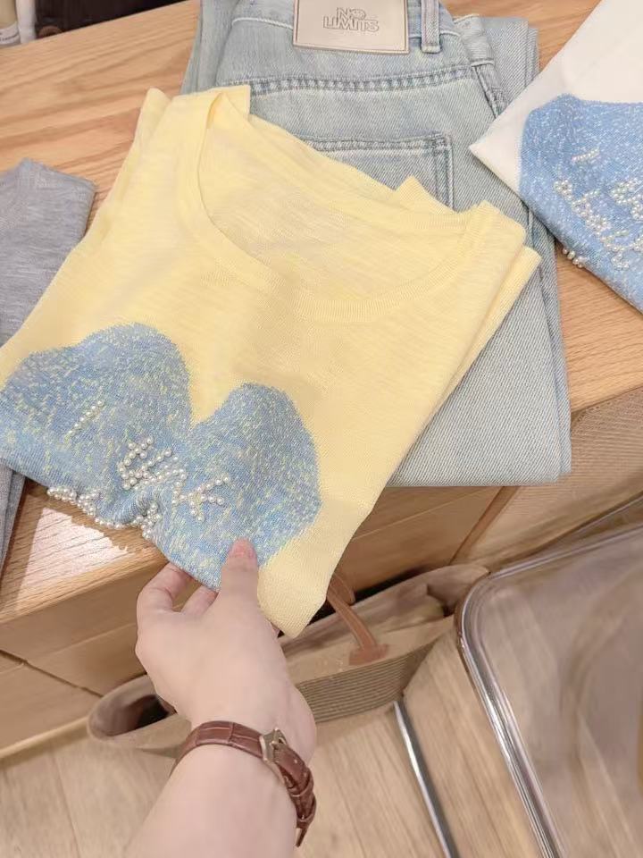 七言家 巨好看！爱心珍珠黄色圆领短袖