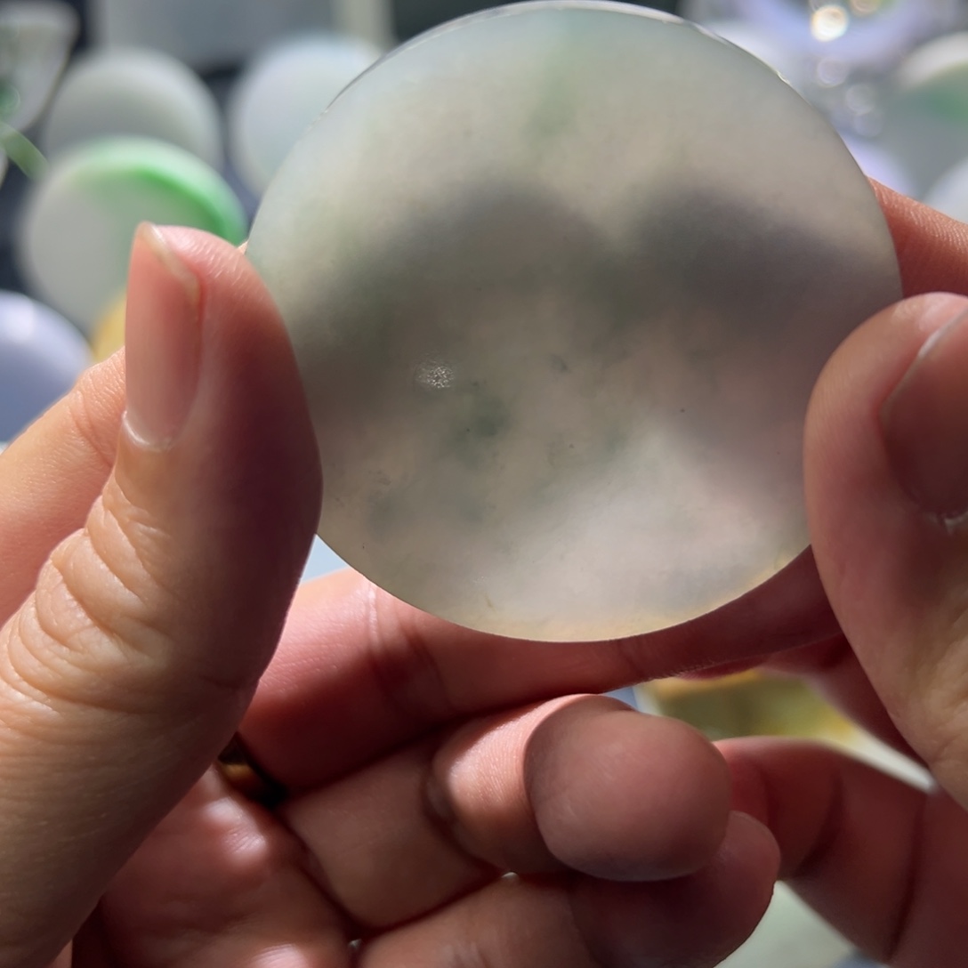 俞***吉定制翡翠未镶嵌手镯心