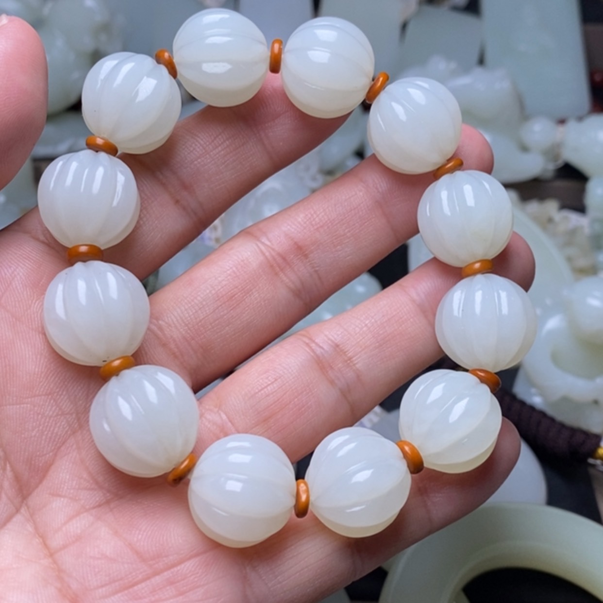 【闪购商品】颈饰未镶嵌和田玉（糖玉）清**尘