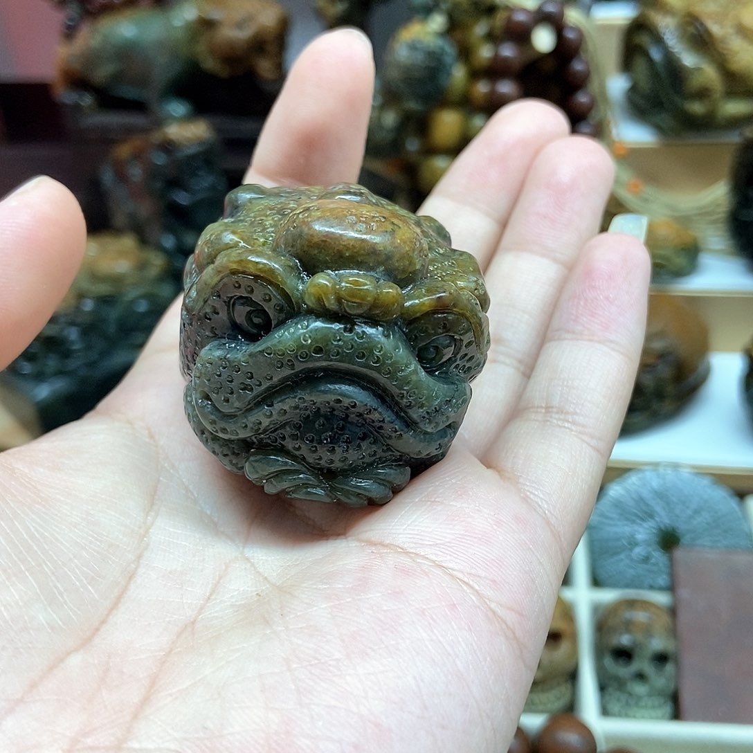 岫岩河磨玉（透闪石质玉）把件未镶嵌西*