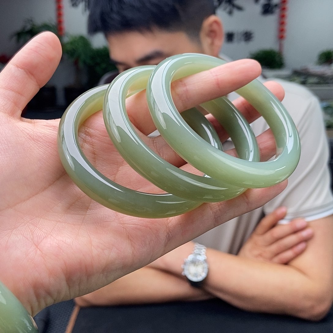 和田玉手镯未镶嵌50-61颜色多样性发拍一发一