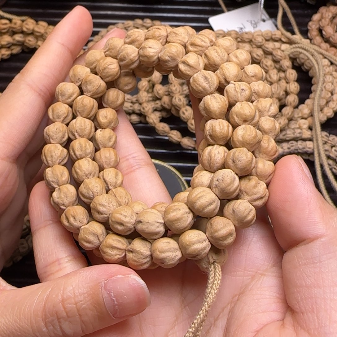 柏香籽/百香籽吊坠吗**士