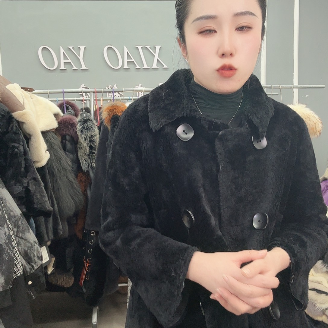 姚小妖家高端皮草
