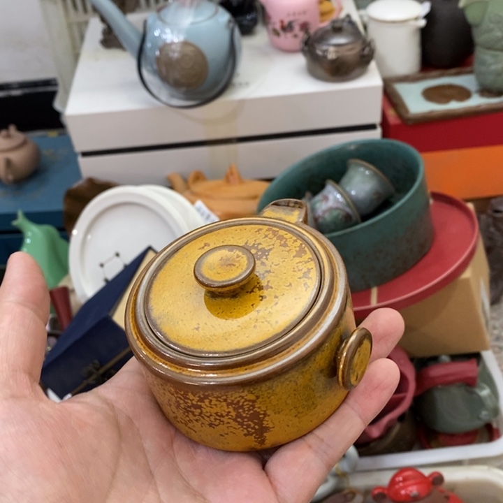 陶瓷艺术品及陶瓷壶壶