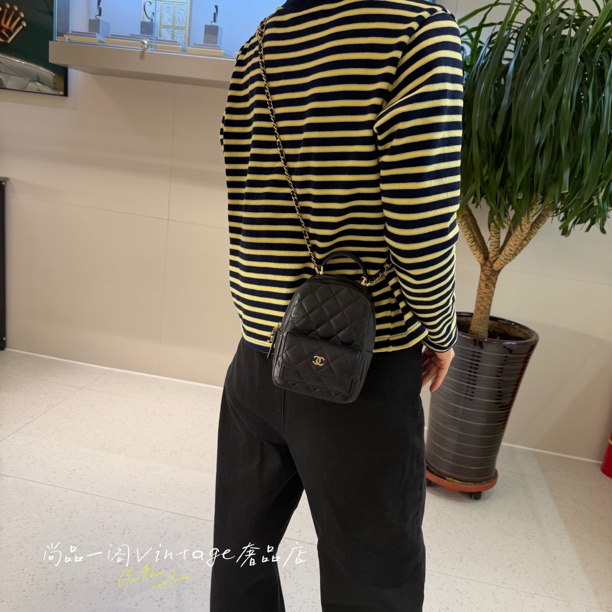 95新 Chanel/香奈儿 尚品一阁/23黑金荔枝牛皮迷你双肩包