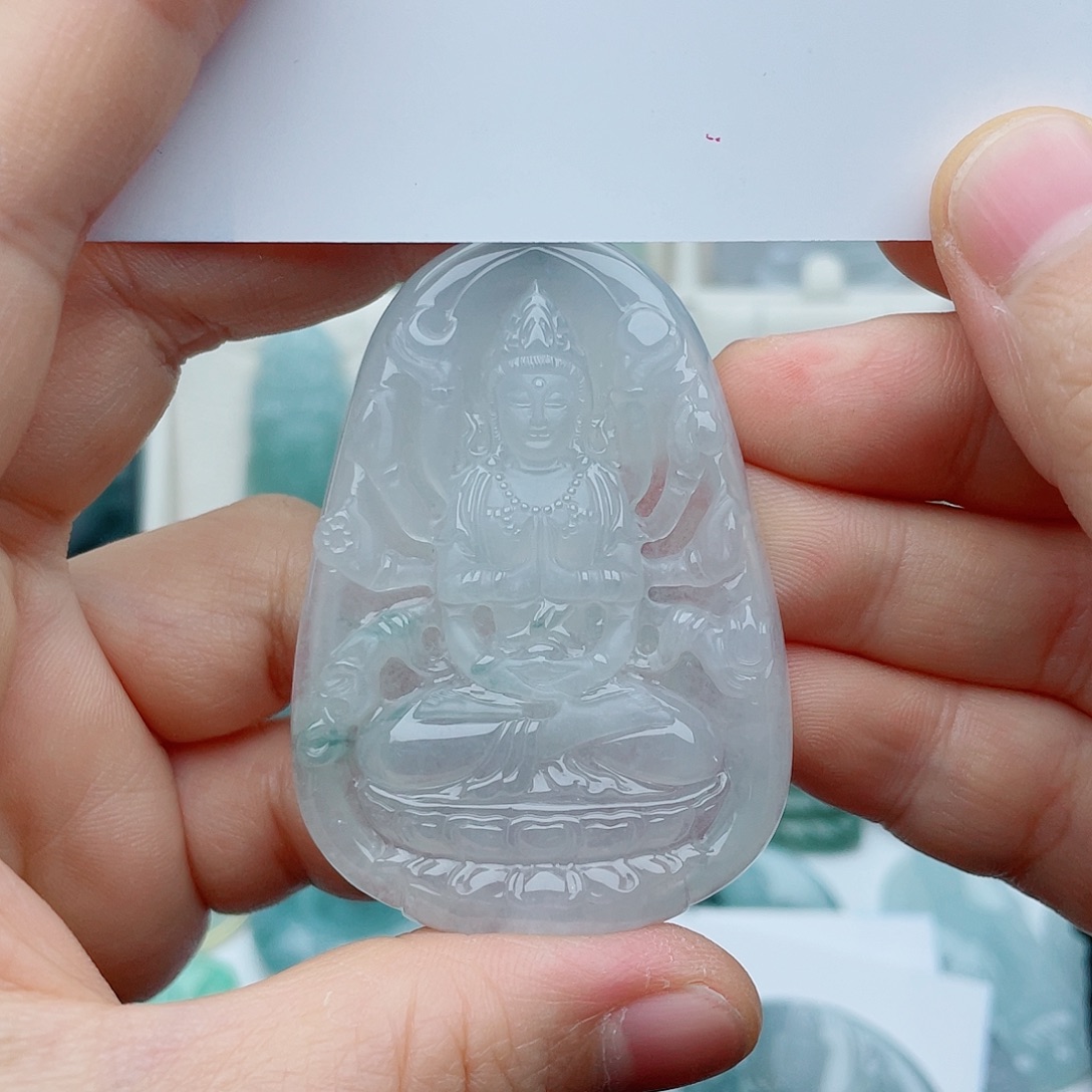 阿***贵翡翠未镶嵌颈饰千手观音