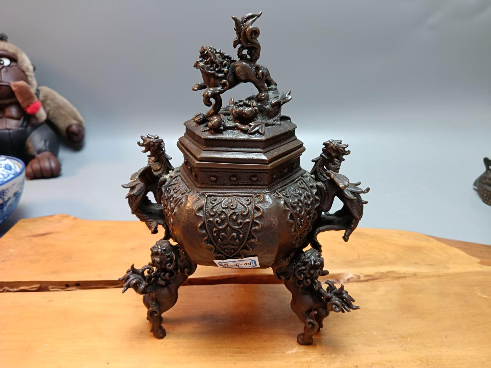 蜜安瓷铜制浮雕香炉