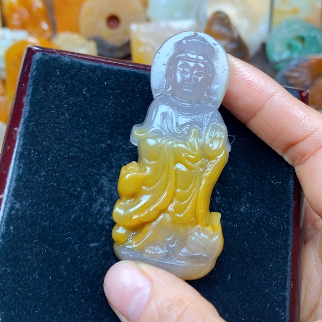 石英质玉（黄龙玉）颈饰未镶嵌