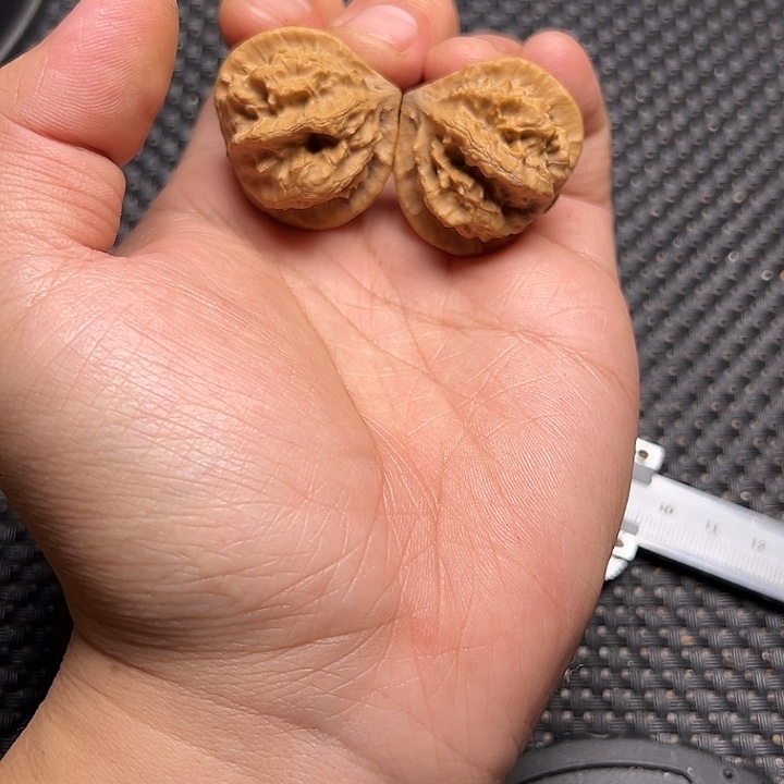 文玩核桃吊坠小蝴蝶