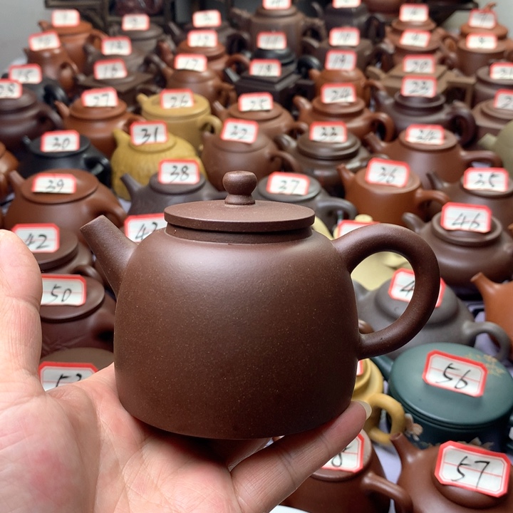 紫砂茶壶。***里宜兴紫砂