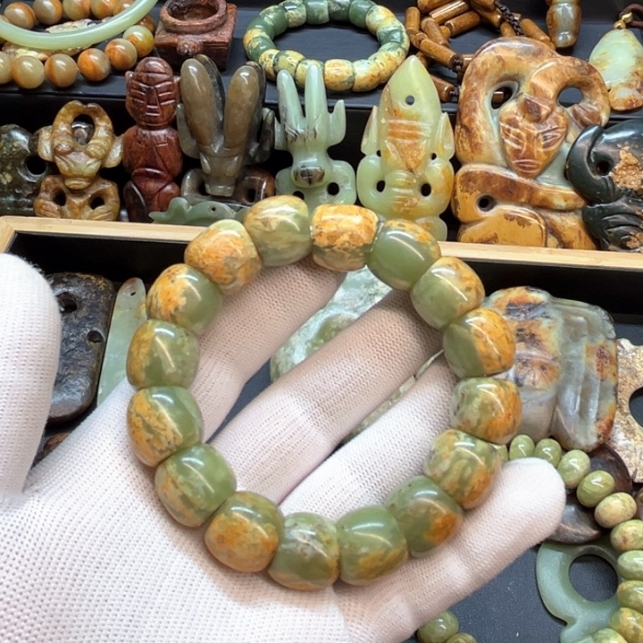 未镶嵌岫岩河磨玉（透闪石质玉）车挂?***?