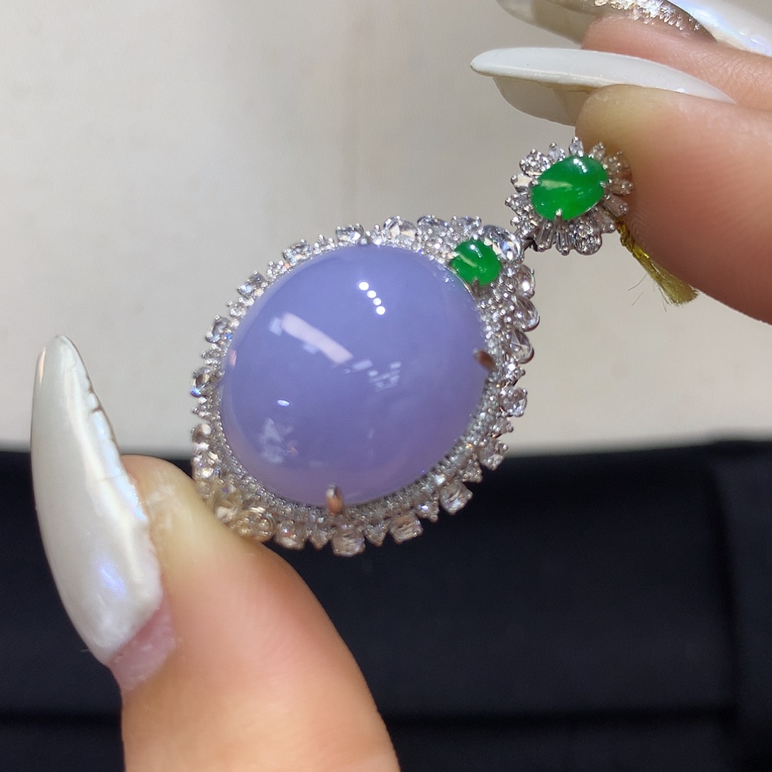 翡翠18K金镶嵌颈饰