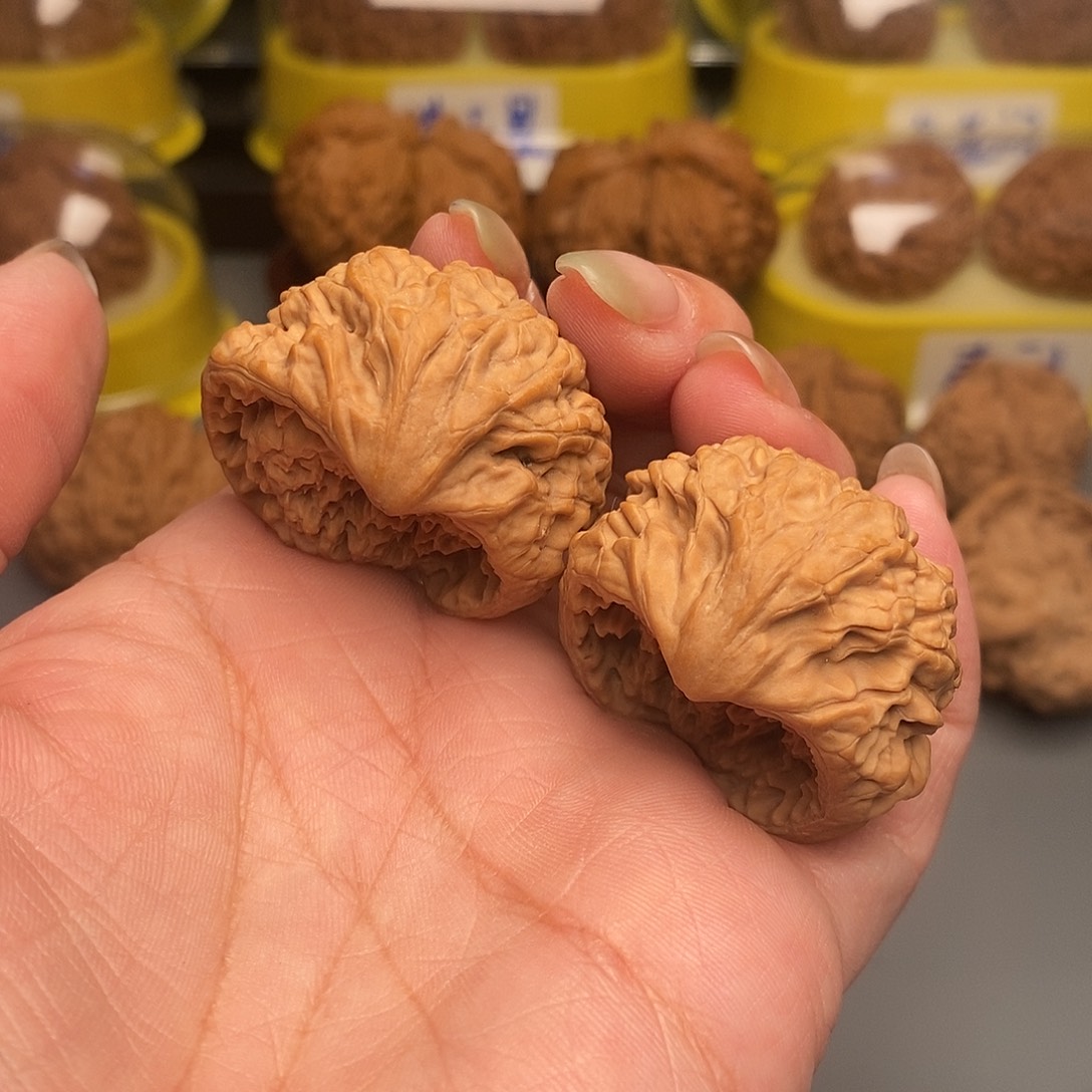 木质类文玩核桃扣碗蛇