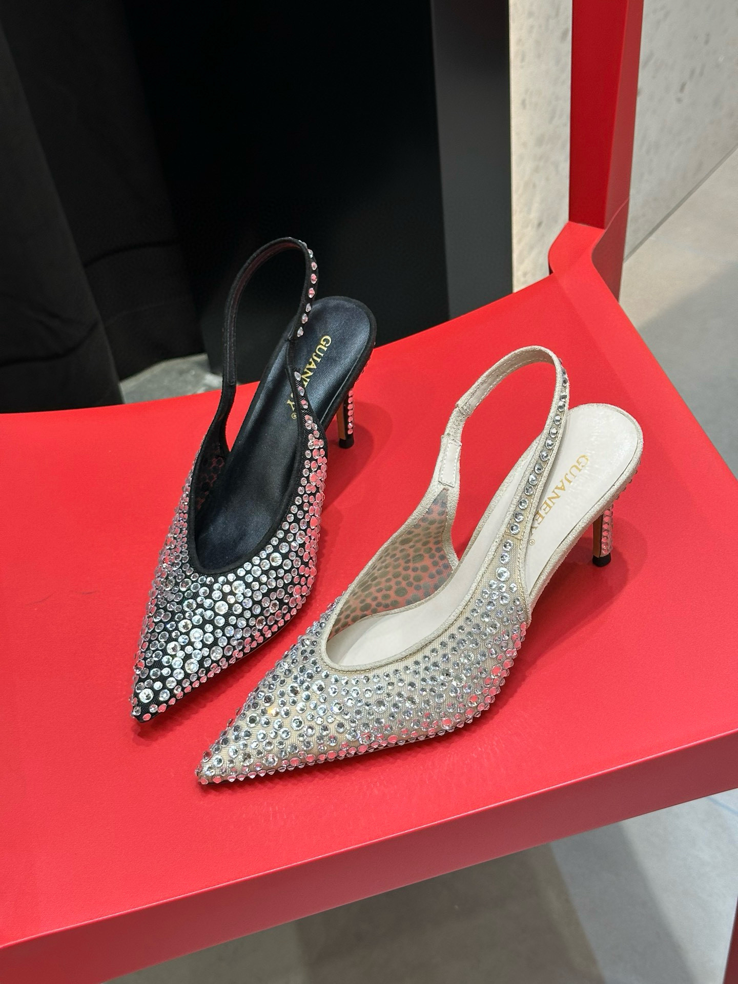 【高端原创欧货】1018-5网红法式包头凉鞋女2025新款夏季细跟高跟鞋